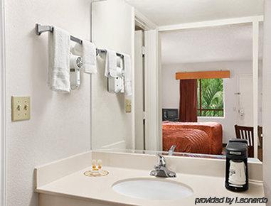 Days Inn By Wyndham Jacksonville South Memorial Hospital Екстер'єр фото