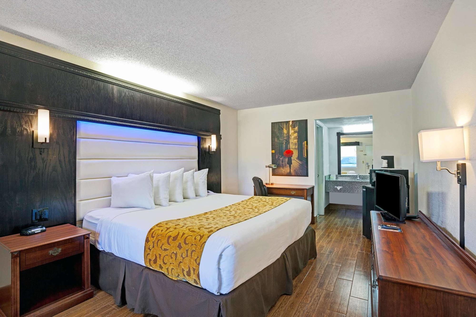 Days Inn By Wyndham Jacksonville South Memorial Hospital Екстер'єр фото